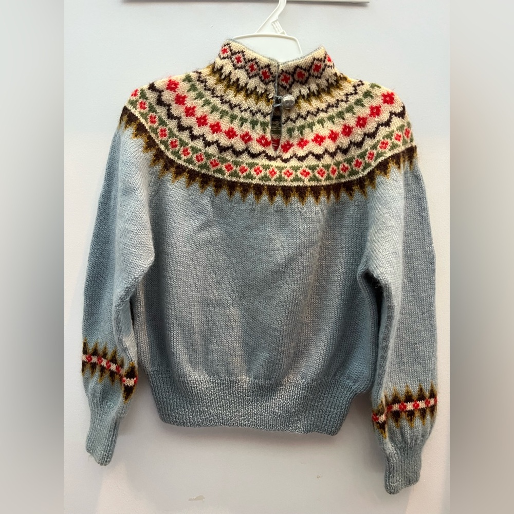 Vintage Norwegian Hand Knit Wool Girls Sweater. Chest (Pit to Pit) 18” Length 19